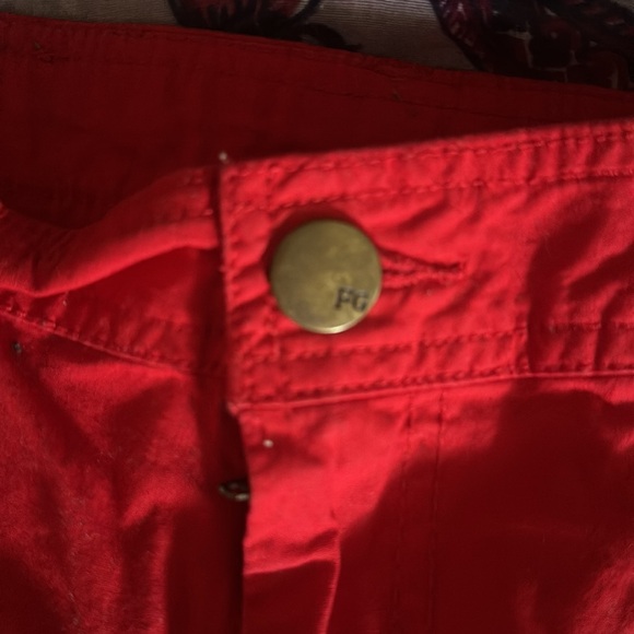 Cute stretchy red short shorts with zipper pockets& reg pockets front & back - Picture 4 of 6